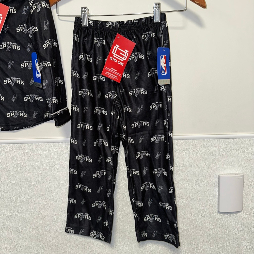 Boys Ultra Game San Antonio Spurs Pajama Set Size 4 Black 2 piece NEW NWT NBA - Picture 8 of 13